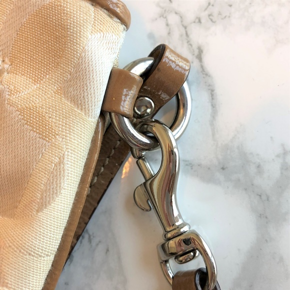 Coach | Cream and Tan Signature Wristlet Wallet - Picture 4 of 5